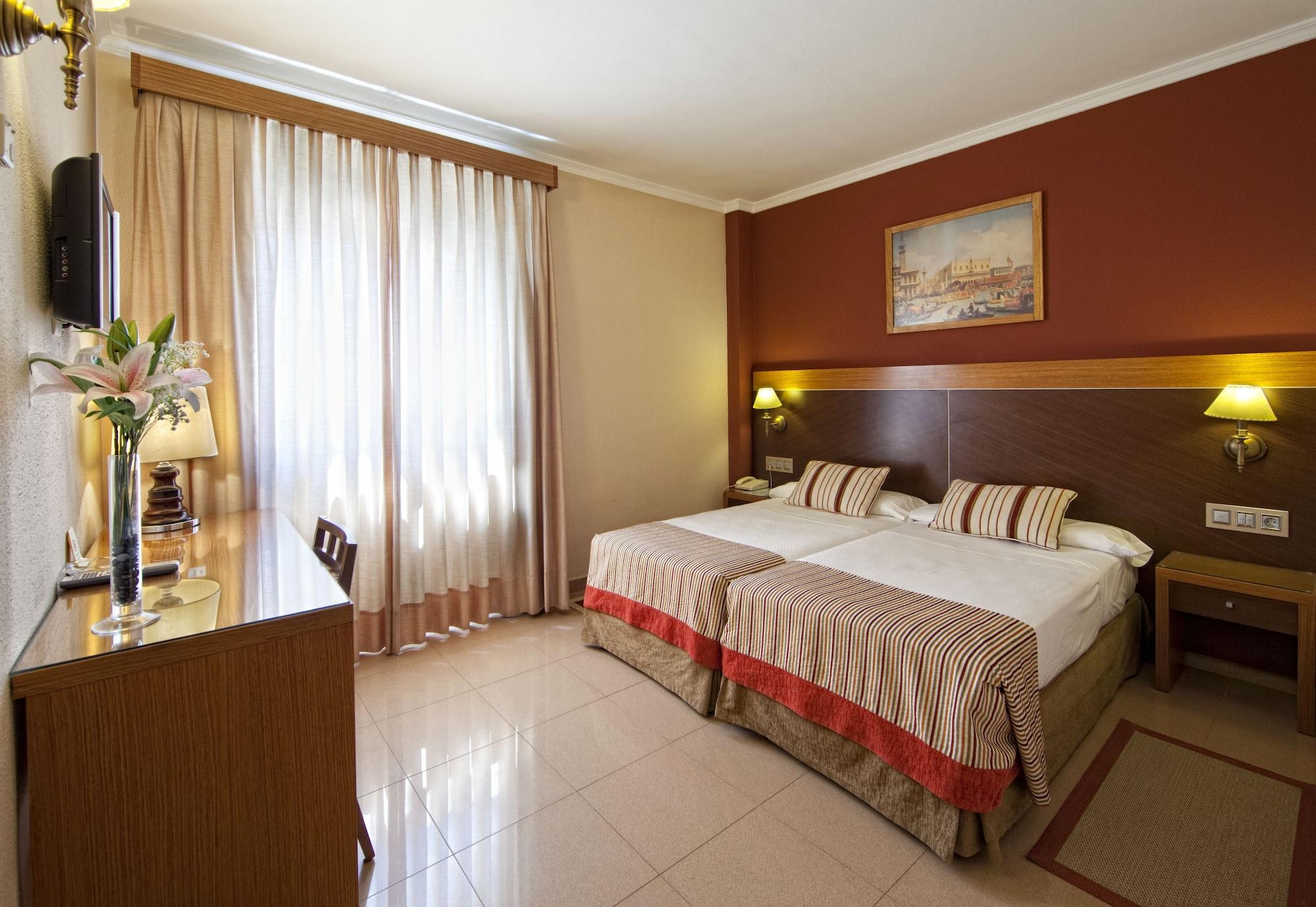 Hotel Regio 2 Кадис Екстериор снимка