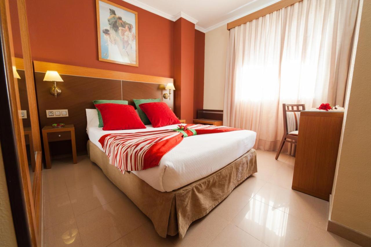 Hotel Regio 2 Кадис Екстериор снимка