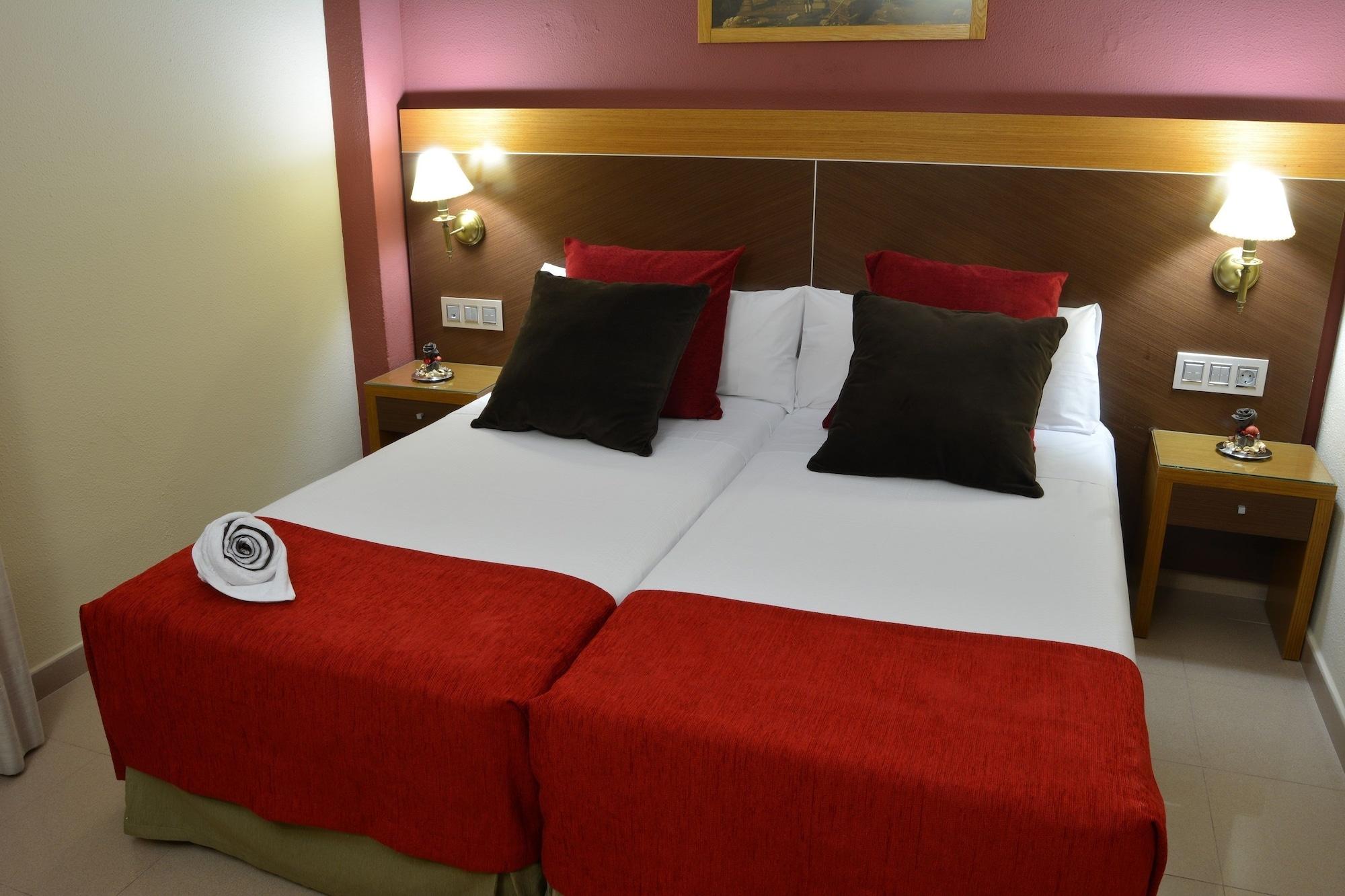 Hotel Regio 2 Кадис Екстериор снимка